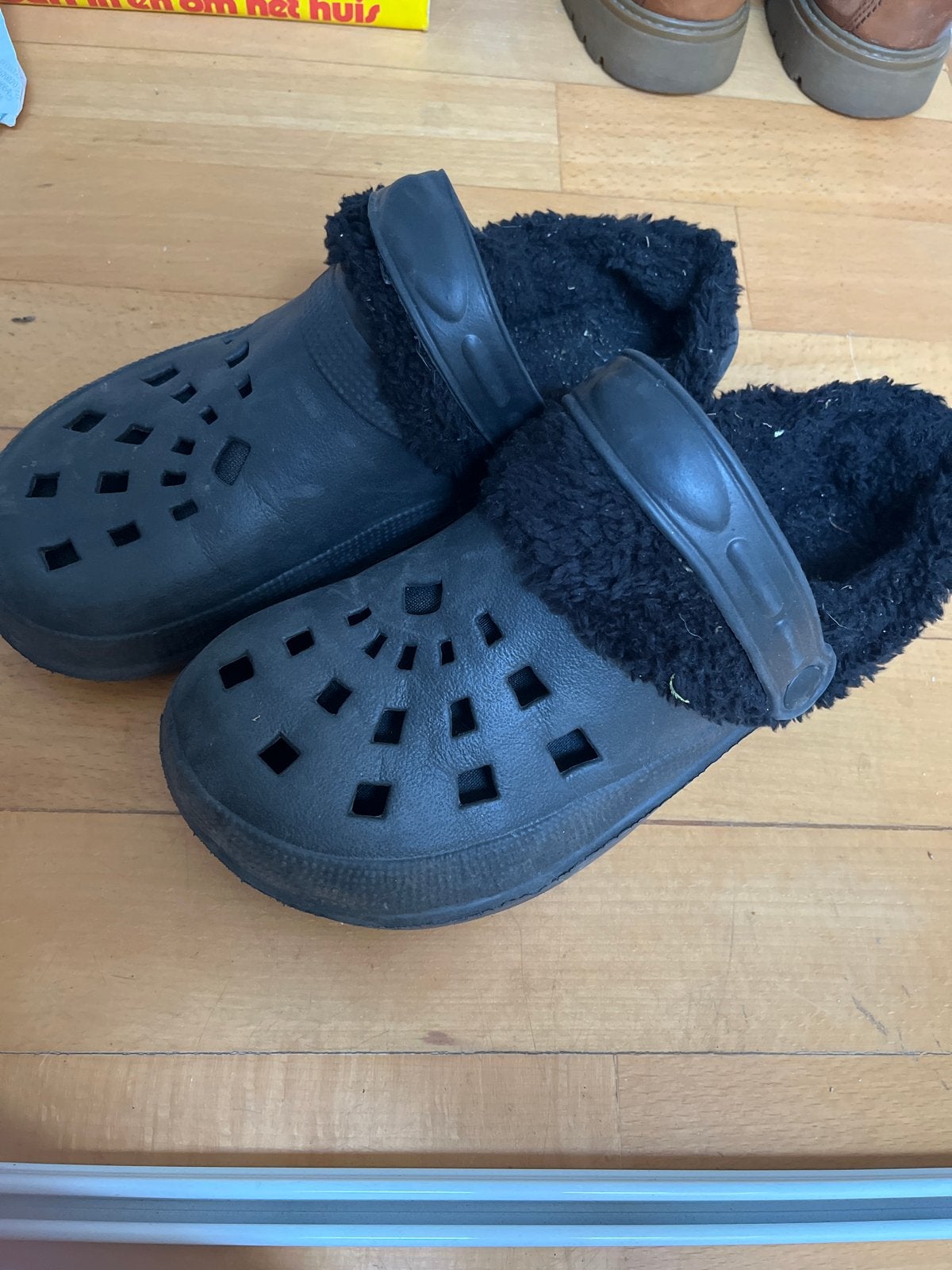 Gratis nep Crocs maat 40/41, zwart, met voering, Ophalen of Verzenden, Gedragen, Zwart, Slippers
