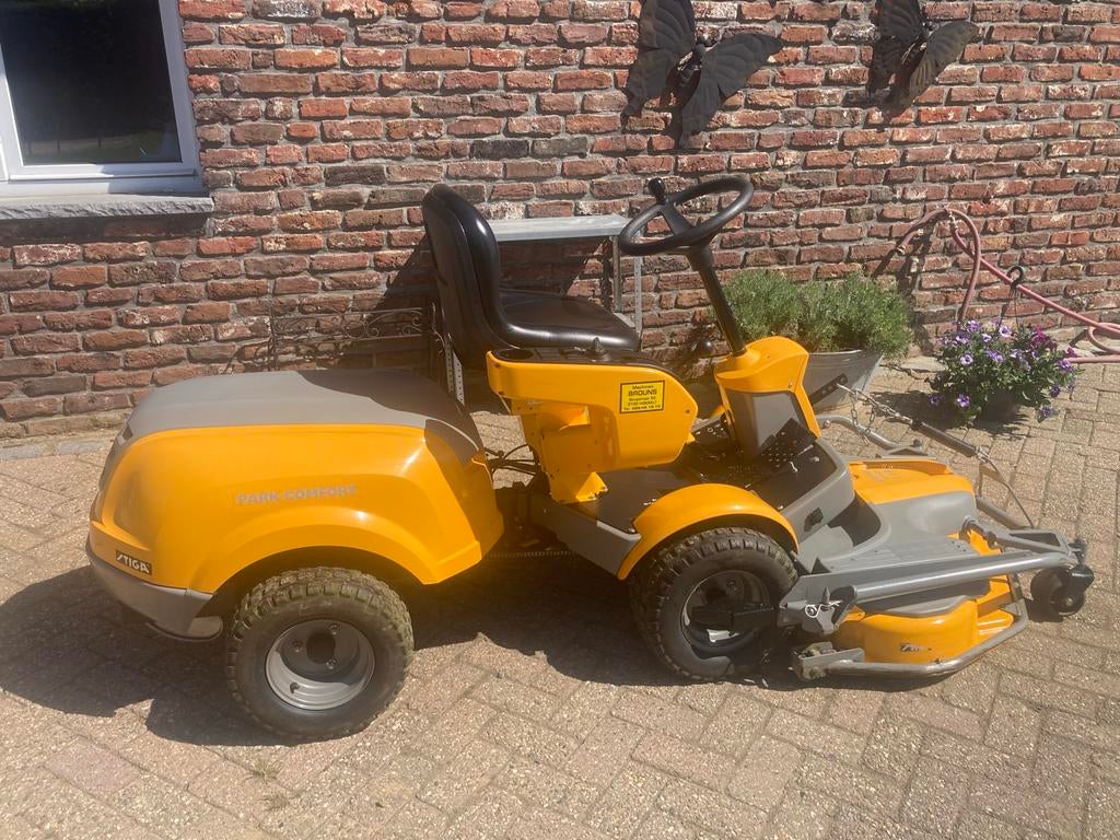 Stiga Park Comfort 110 cm zitmaaier - Goed onderhouden, Ophalen, Cirkelmaaier, Gebruikt, Benzine-grasmaaier