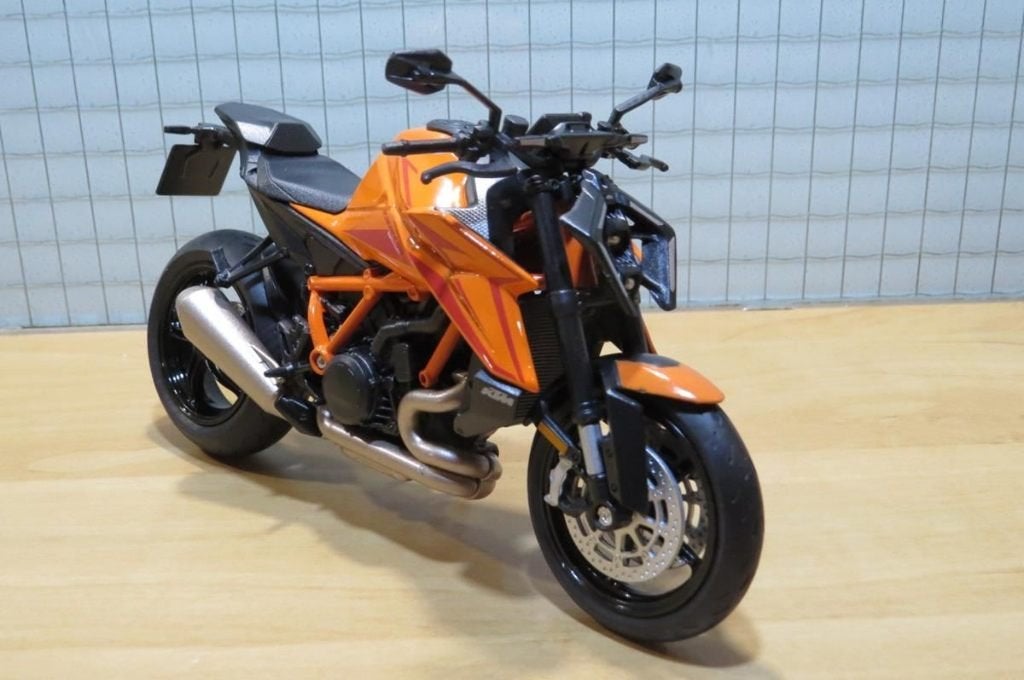 KTM 1390 Super Duke R 1:12 62215, MayCheong, Nieuw, Ophalen of Verzenden, 1:9 t/m 1:12