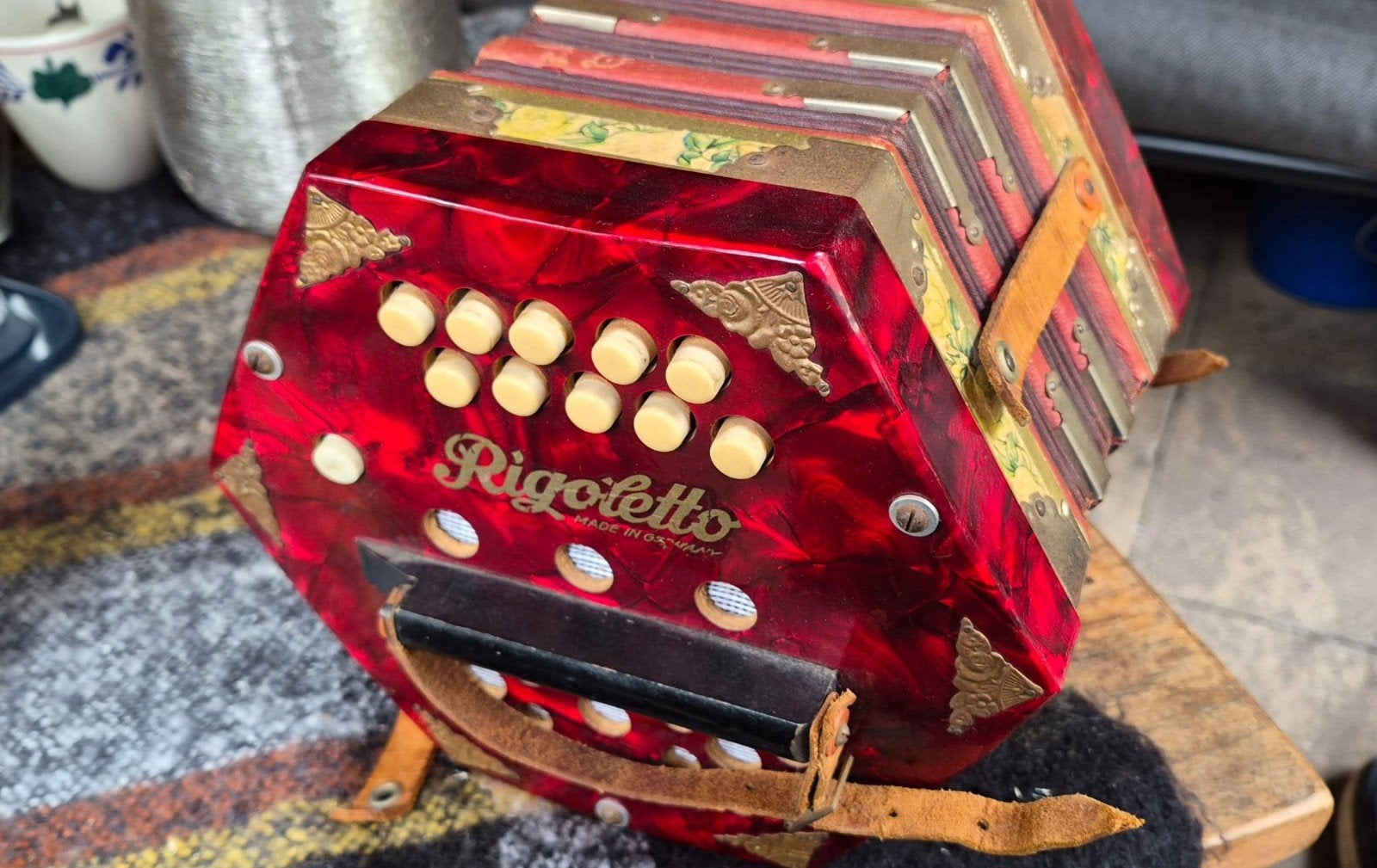 Vintage Rigoletto Concertina - Rood, Made in Germany, Muziek en Instrumenten, Accordeons, Gebruikt, Overige formaten, Knopaccordeon