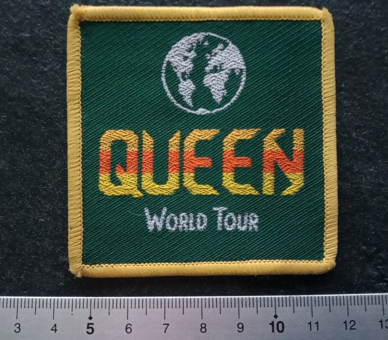 Queen vrij zeldzame World Tour 1980 patch qu14, Ophalen of Verzenden, Nieuw, Kleding