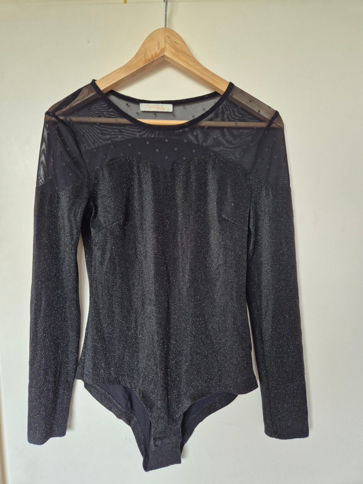 Zwarte glitter bodysuit met lange mouwen en mesh, Zwart, Maat 42/44 (L), Ophalen of Verzenden, Zo goed als nieuw