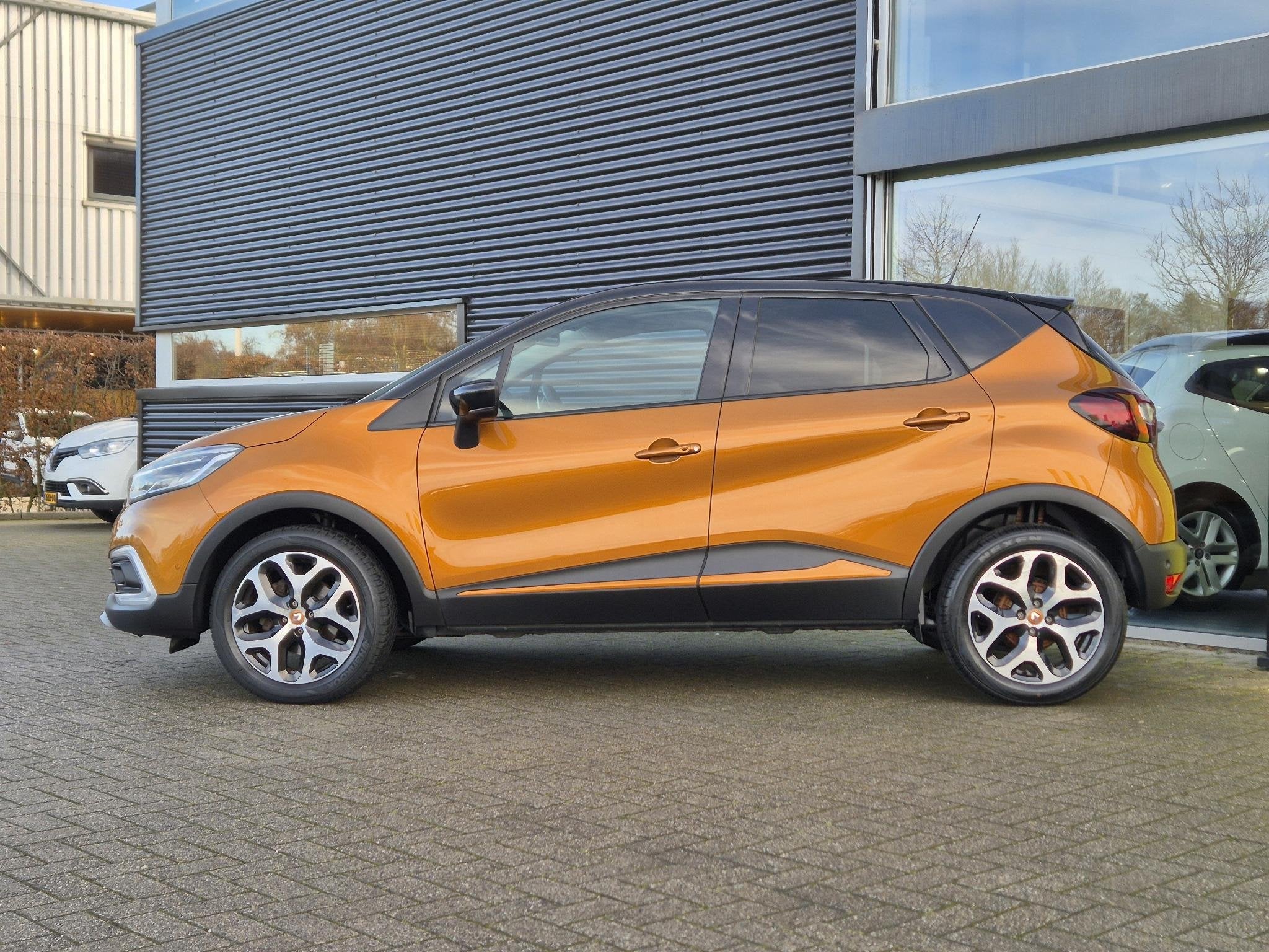 Renault Captur TCe 120 EDC AUTOMAAT Intens Bose Audiosyste, Dealer onderhouden, Stof, Gebruikt, Euro 6
