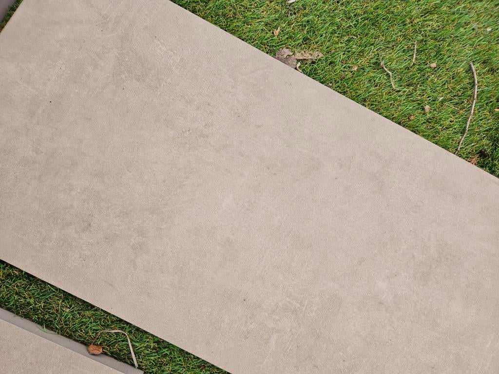 Keramiek 40x80x3 taupe prijs per m2  Kan bezorgd worden