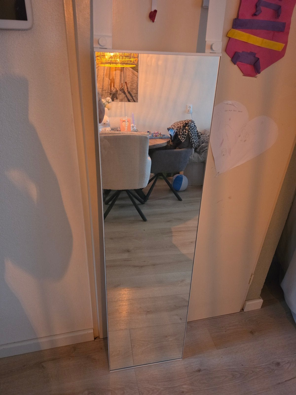 Witte spiegel voor aan de deur of muur, Minder dan 50 cm, Gebruikt, Ophalen of Verzenden, 150 tot 200 cm