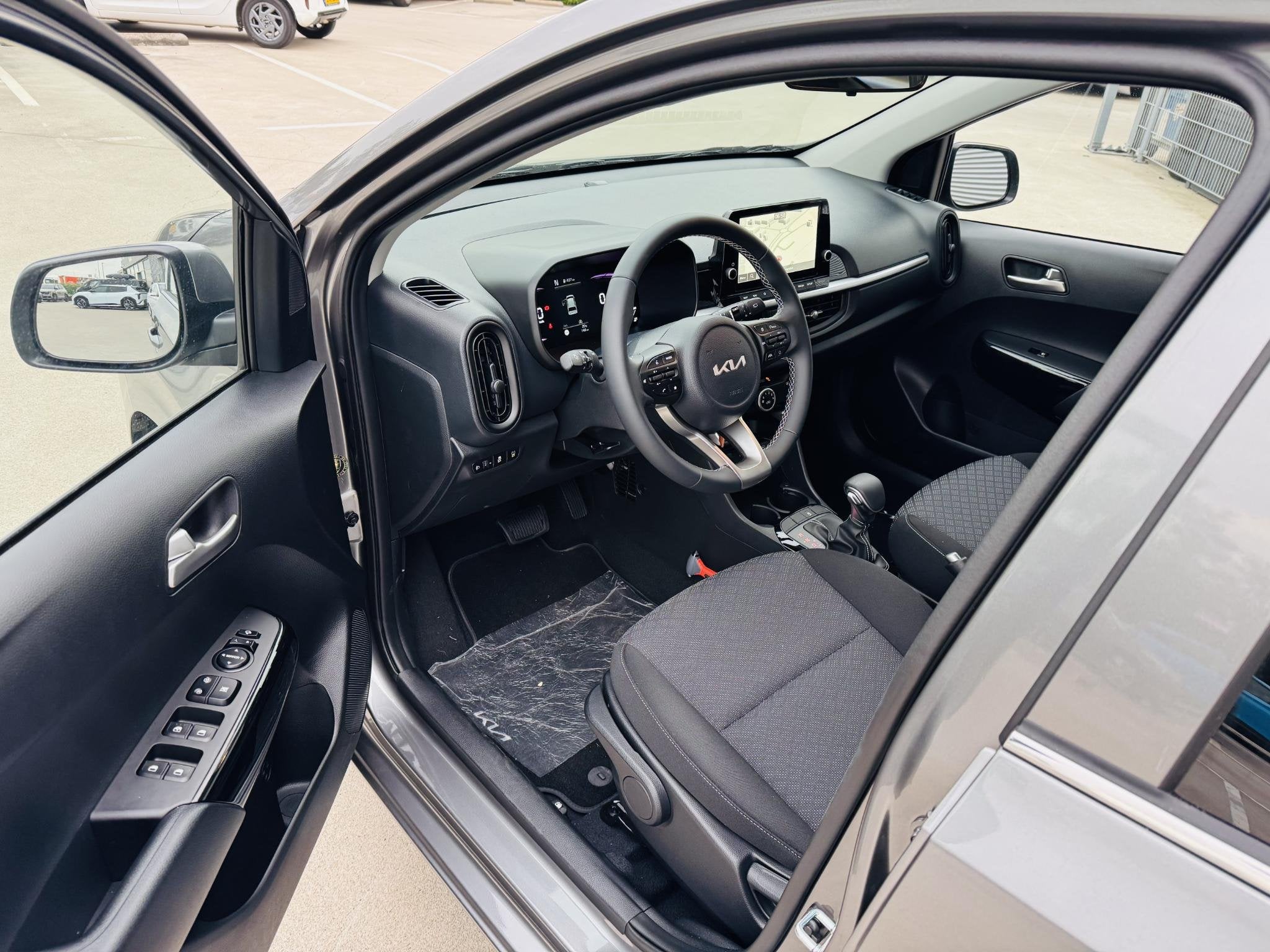 Kia Picanto 1.0 GDi DynamicPlusLine Demo auto ! | Informeer, Auto's, Stof, Gebruikt, 4 stoelen, 68 pk