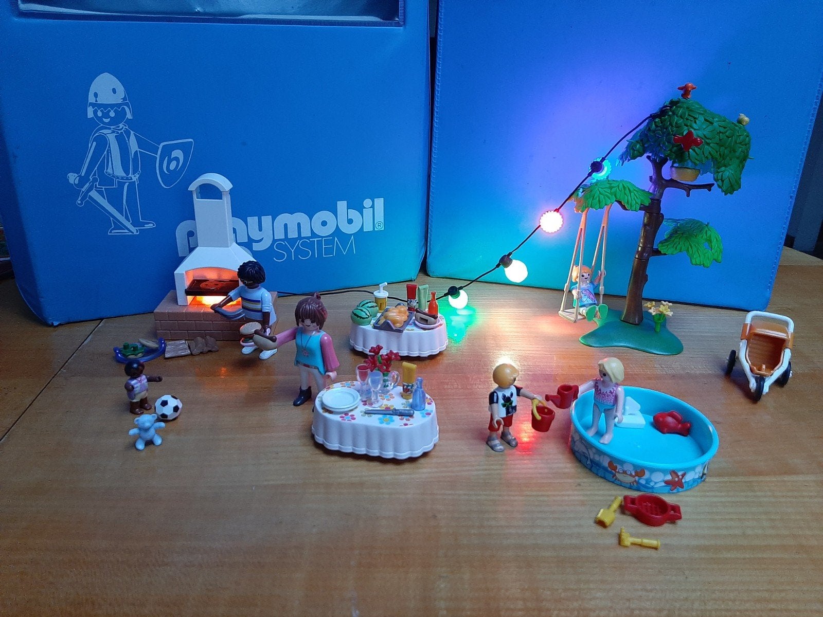 Vakantie huis gezin 9272 tuinfeest met werkende lichtjes, Kinderen en Baby's, Speelgoed | Playmobil, Complete set, Zo goed als nieuw
