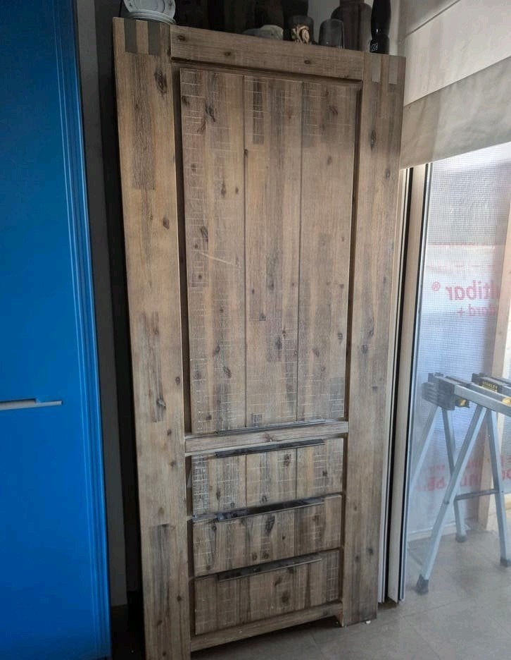 Hoge kast van Pronto wonen, Ophalen, Zo goed als nieuw