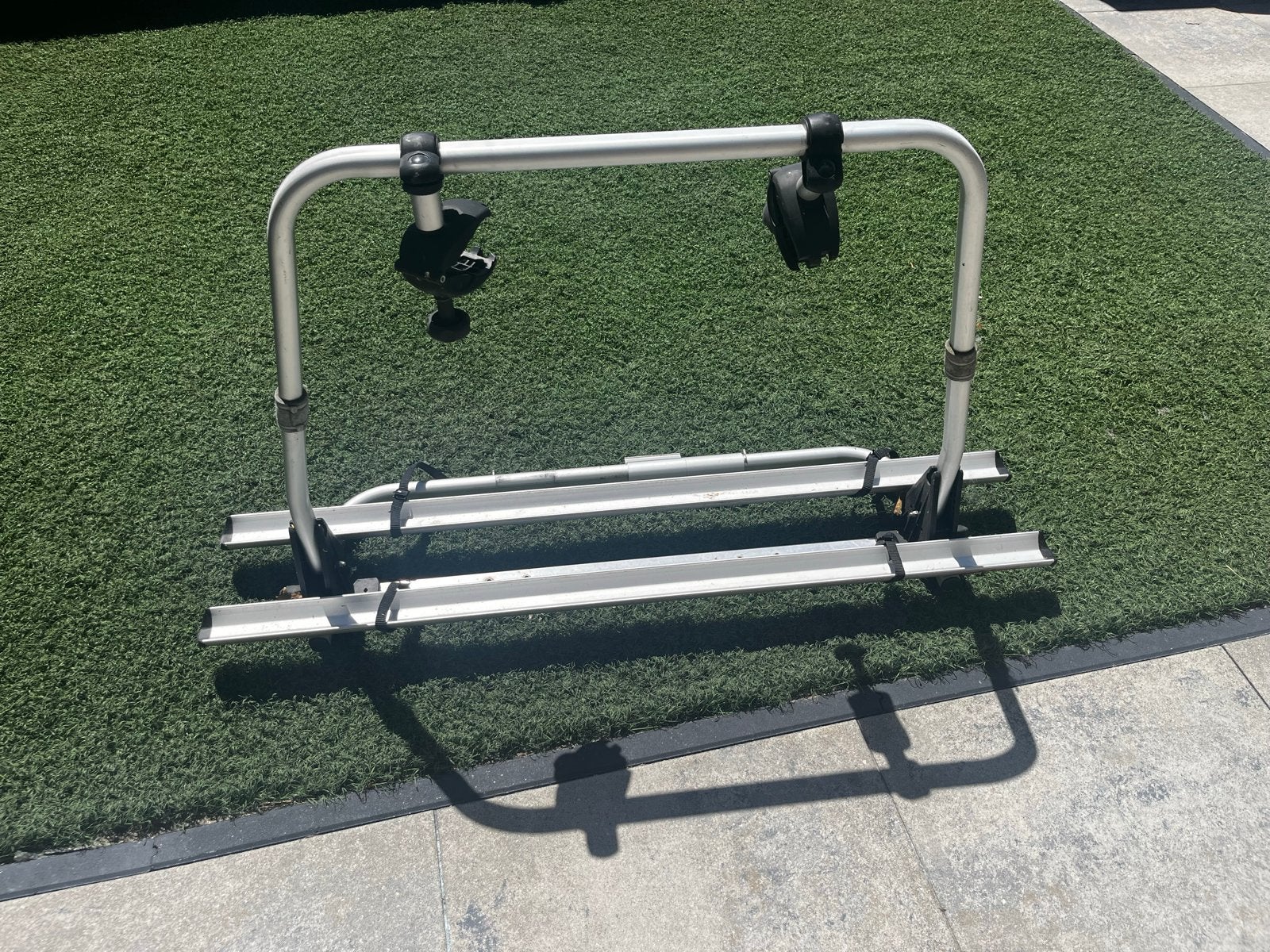 Uebler fietsendrager voor dissel van caravan, Auto diversen, Fietsendragers, Ophalen, 2 fietsen, Gebruikt, Fietsendrager-accessoire