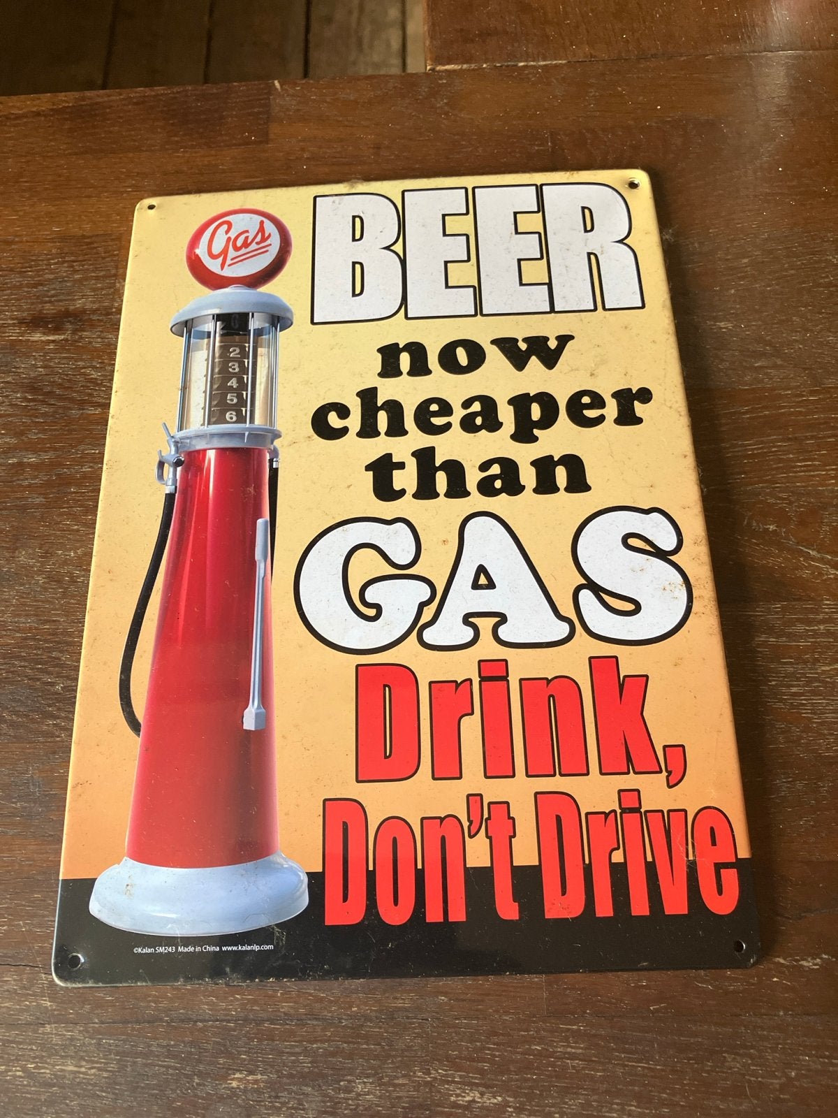 Vintage Reclamebord: Beer now cheaper than Gas, Ophalen of Verzenden, Gebruikt, Reclamebord