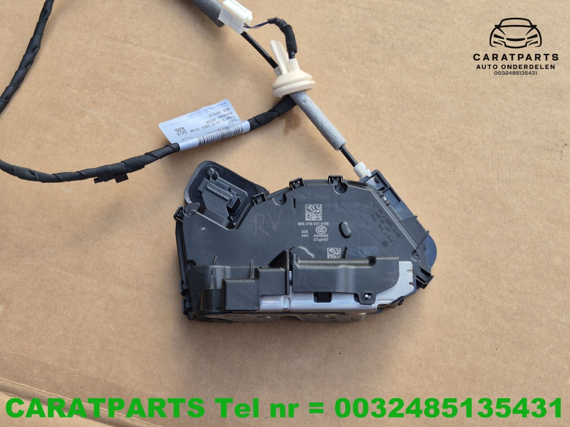 5TB837016E A1 RS3 Q3 Q4 portierslot Golf 8 ID.Buzz Arteon, Gebruikt, AUDI AG, Auto-Union-Strasse 1
85045  Ingolstadt, DE, Ophalen of Verzenden