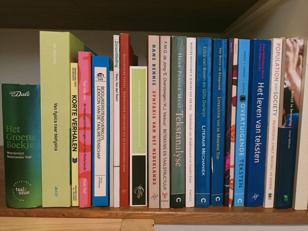 19 studieboeken Nederlandse taal + Beleid (graag in 1 koop), Ophalen of Verzenden, Alpha, Zo goed als nieuw, WO