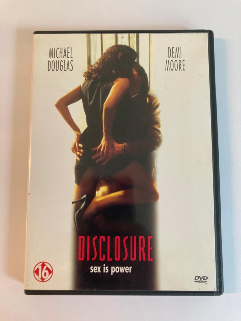 Disclosure, 1994 / DVD / Barry Levinson, Vanaf 16 jaar, Ophalen of Verzenden, Zo goed als nieuw, Overige genres