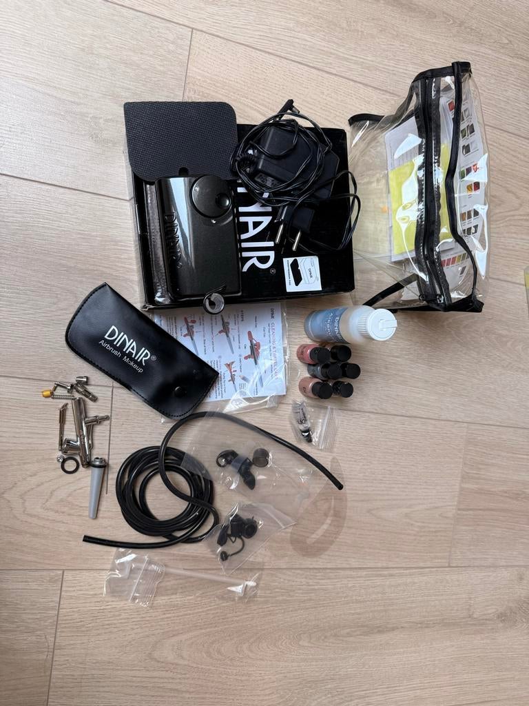Dinair Airbrush Make-up Set - Zo goed als nieuw, Ophalen of Verzenden, Zo goed als nieuw, Toebehoren