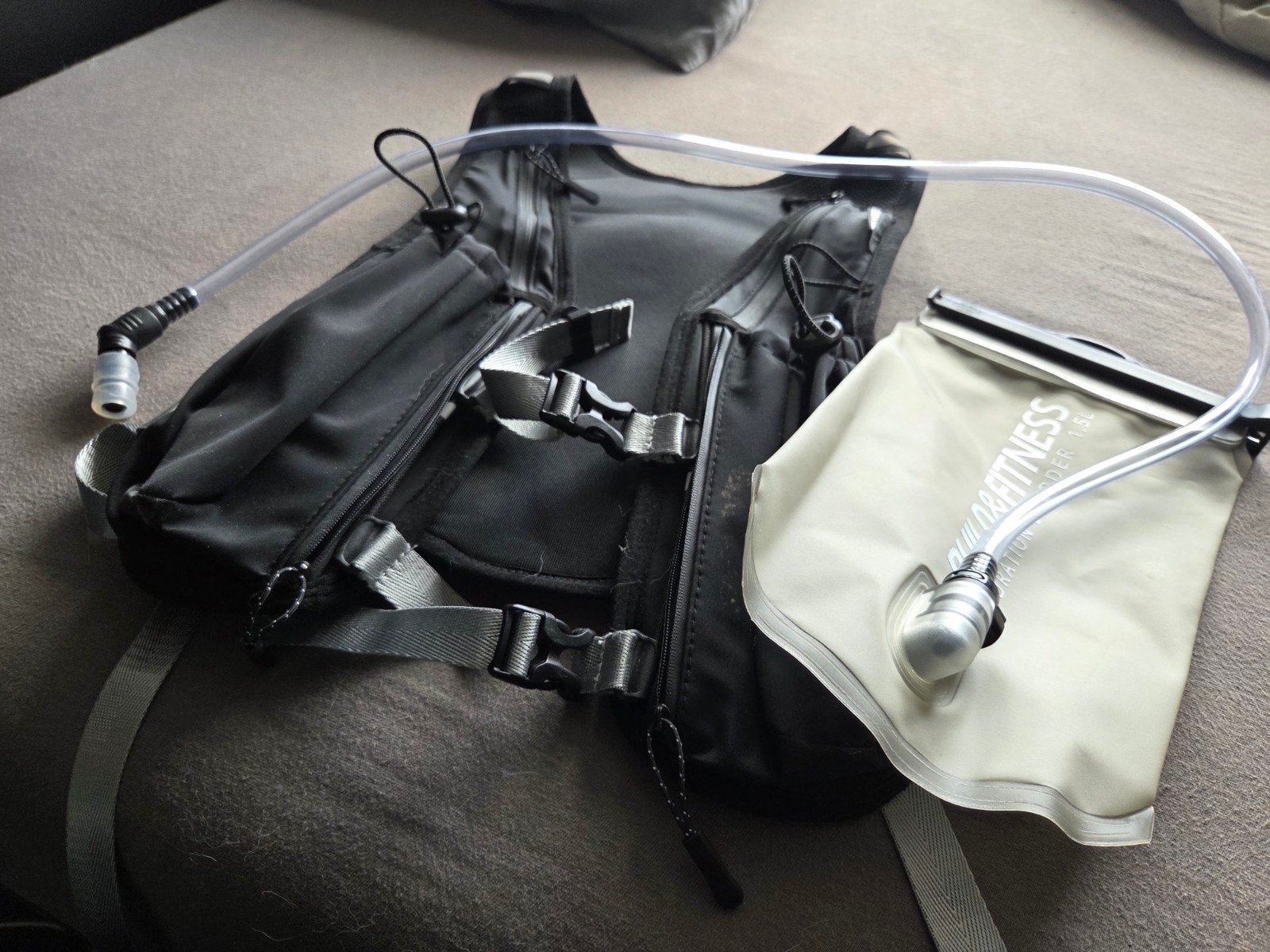 Hardloop vest + 1,5L camelbag, Sport en Fitness, Loopsport en Atletiek, Overige merken, Ophalen of Verzenden, Zo goed als nieuw