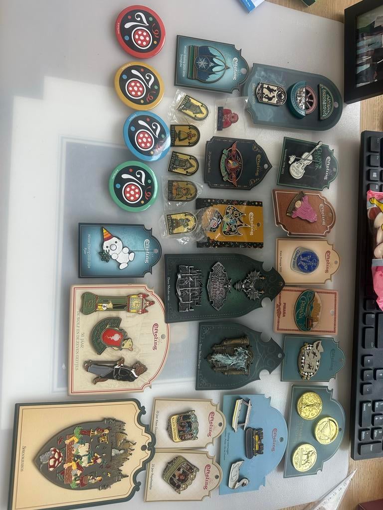 Grote collectie Efteling pins en buttons te ruil, Verzamelen, Efteling, Zo goed als nieuw, Button of Speldje, Ophalen of Verzenden