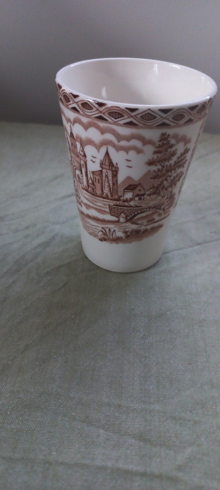Beker Petrus Regout, Ophalen of Verzenden