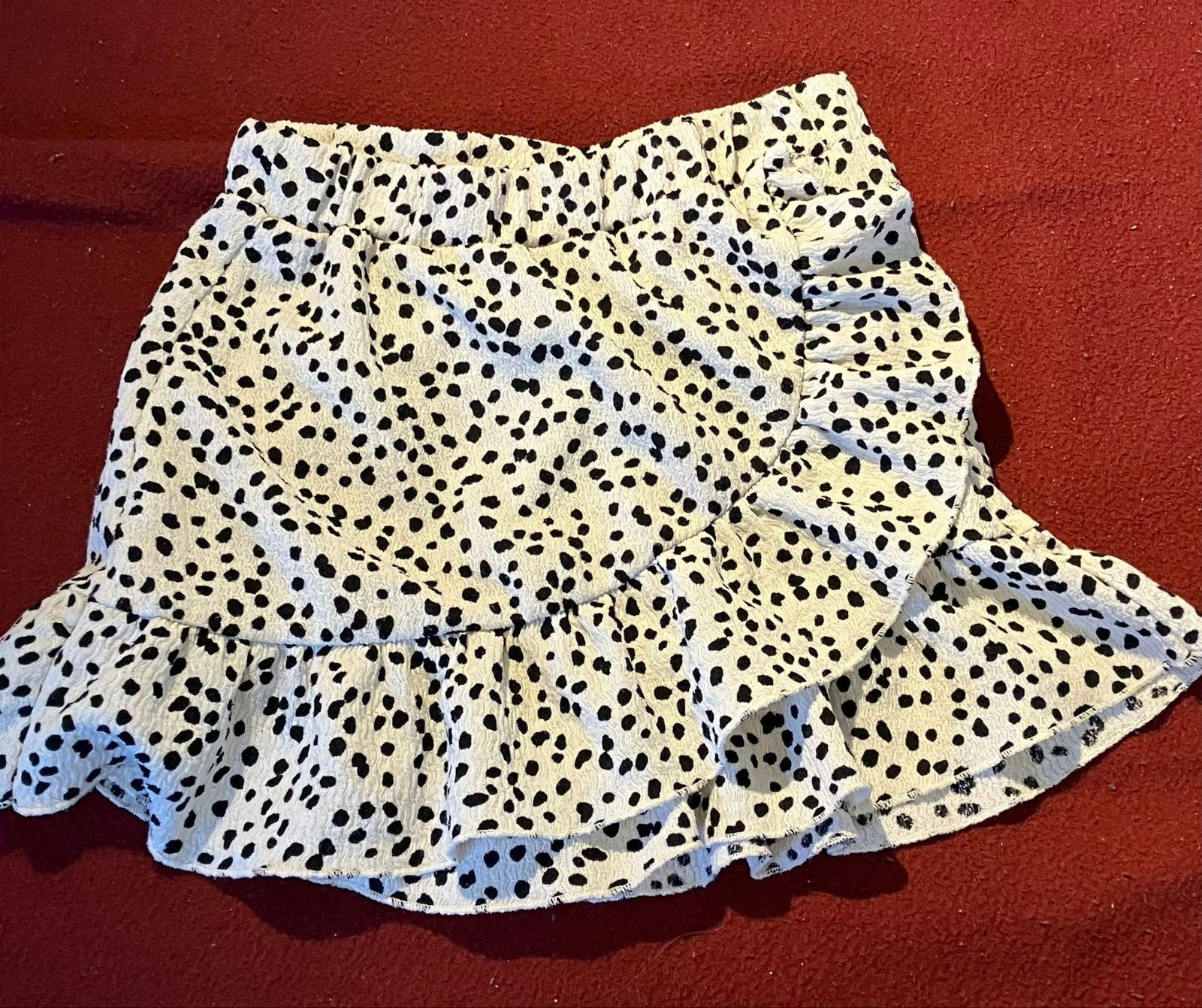 Wit rokje met zwarte stippen, Kinderen en Baby's, Kinderkleding | Maat 116, Ophalen, Meisje, Zo goed als nieuw, Jurk of Rok