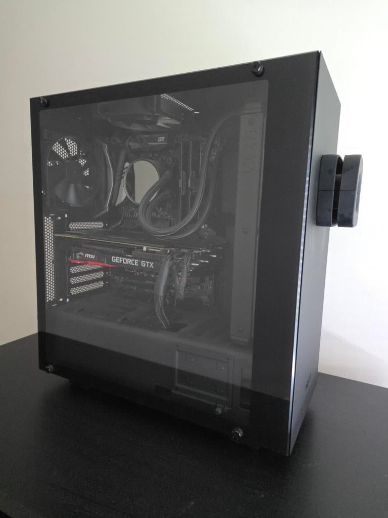 GTX 1080 TI, i5 8600K game pc, Ophalen, Overige genres, 1 speler, Zo goed als nieuw