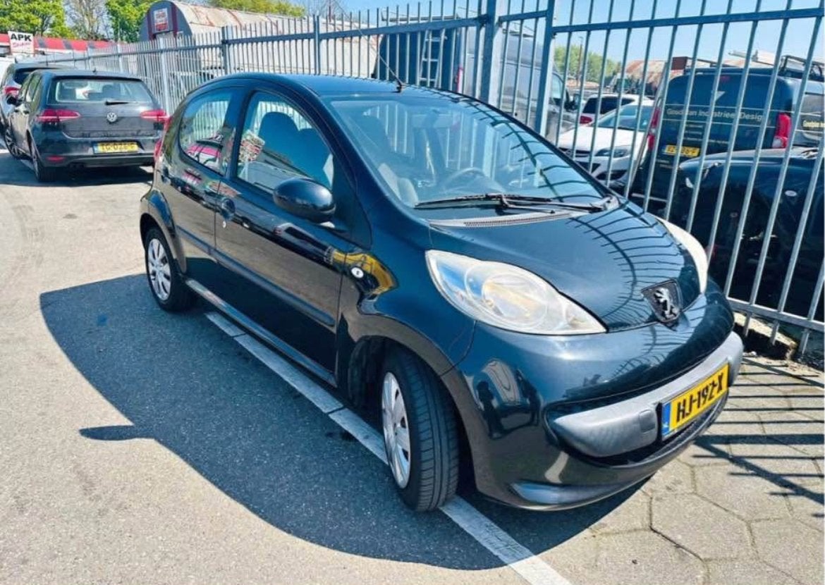 Peugeot 107 1.0 12V 5DR 2006 Zwart, Voorwielaandrijving, Euro 5, Zwart, 4 stoelen