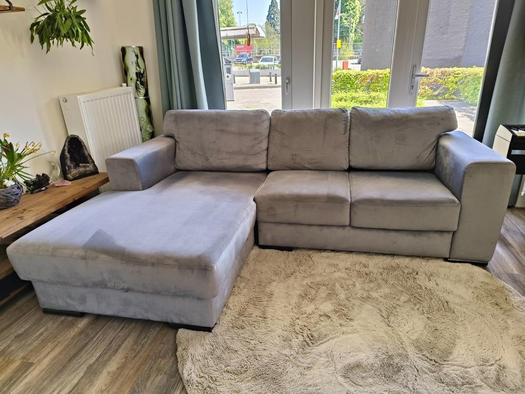 Comfortabele lichtgrijze hoekbank- makkelijk schoon te maken, Huis en Inrichting, Banken | Bankstellen, Ophalen, Hoekbank, Zo goed als nieuw