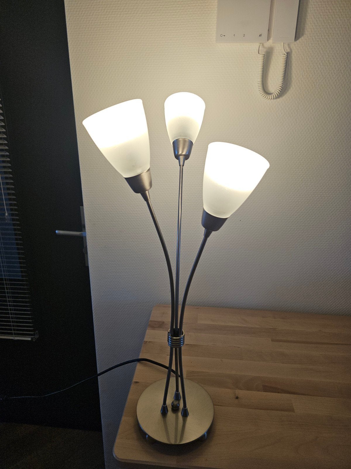 Zilverkleurige lamp met 3 glazen kelken, Ophalen, Zo goed als nieuw, Minder dan 50 cm