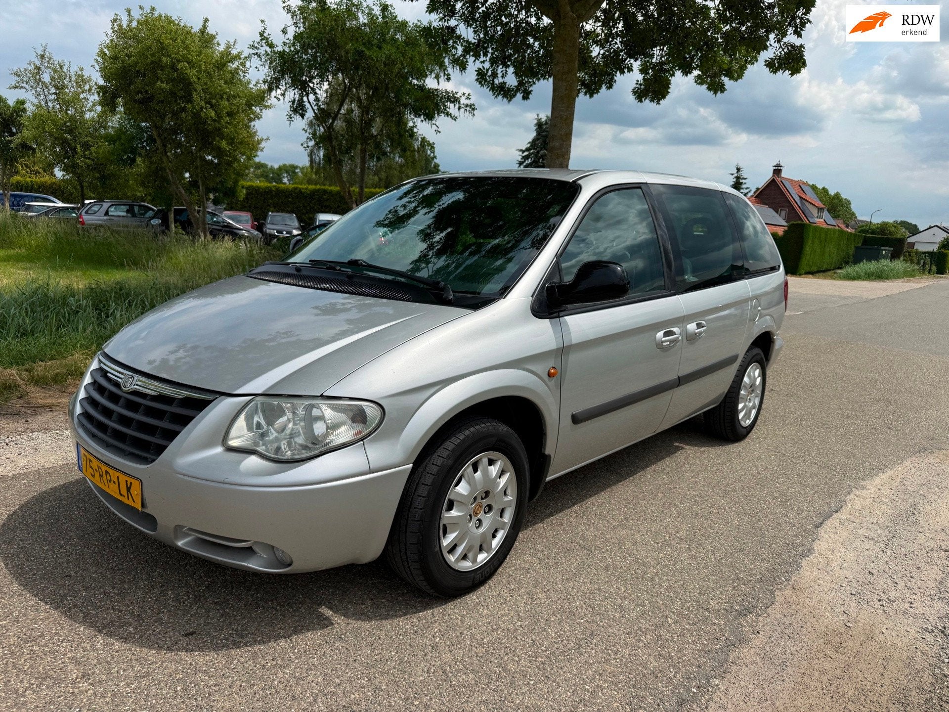 Chrysler Voyager 3.3i V6 SE Luxe 7-Persoons Nieuwe Apk, Auto's, Chrysler, 3301 cc, Gebruikt, 120 €/maand, Origineel Nederlands