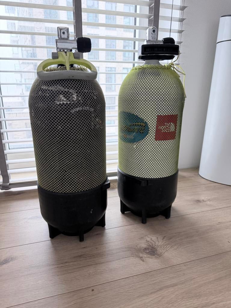 2 Duikflessen 12 liter 232 bar - Bommetje (keur 2030), Watersport en Boten, Duiken, Ophalen of Verzenden, Gebruikt, Duikfles