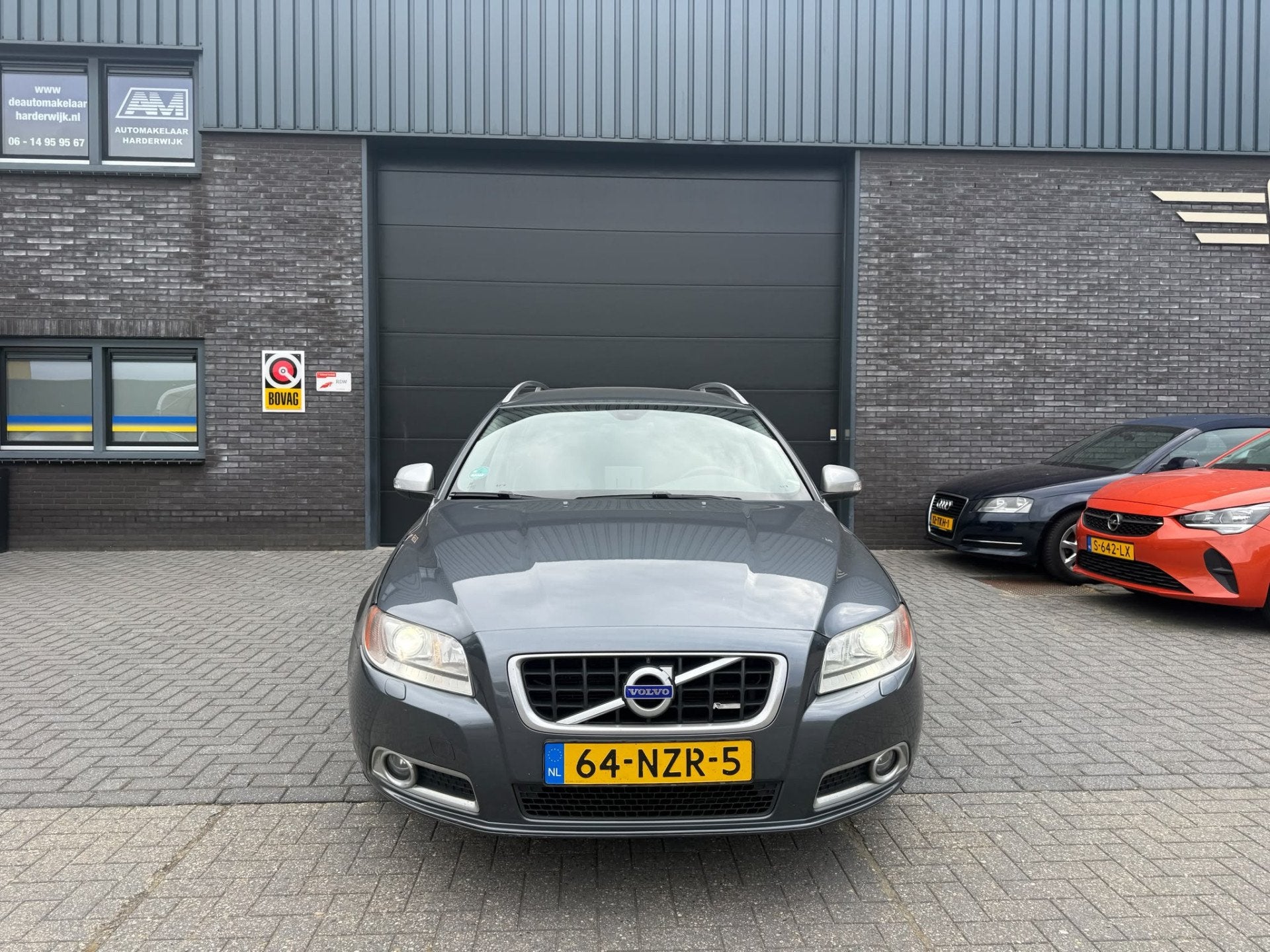 Volvo V70 2.0T R-Edition | 3E EIGENAAR | AUTOMAAT | LEDER |, Euro 5, Zwart, 4 cilinders, Automatische klimaatregeling
