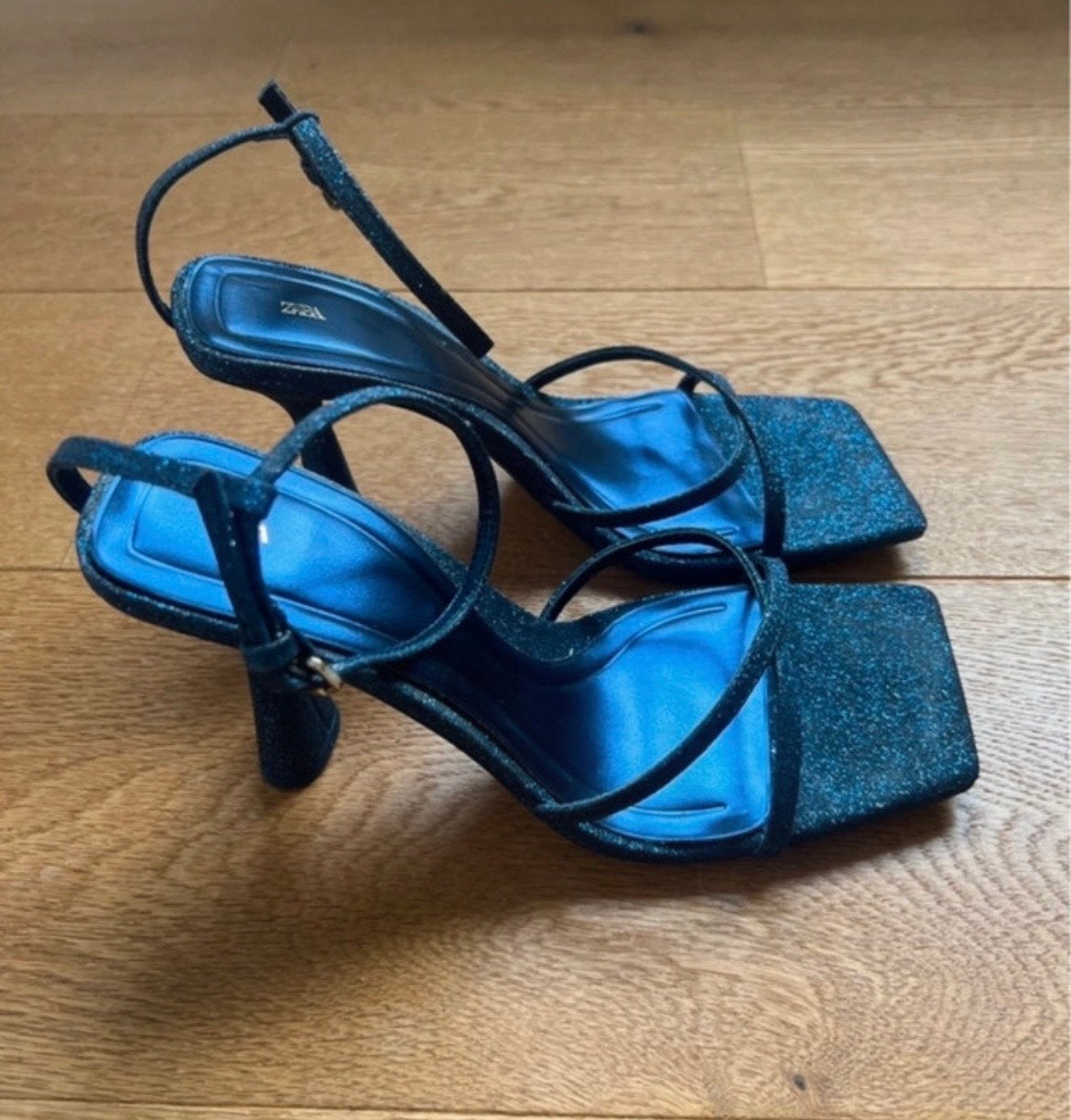 Glitter Sandalen met Hak - Zara, Kleding | Dames, Schoenen, Blauw, Gedragen, Sandalen of Muiltjes, Ophalen of Verzenden