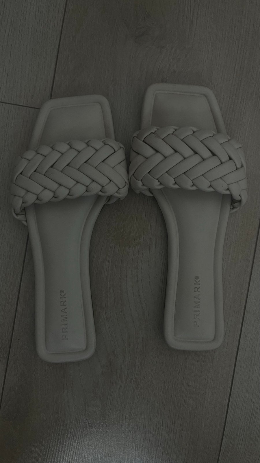 Primark Gevlochten Slippers, Ophalen of Verzenden, Gedragen, Beige, Slippers