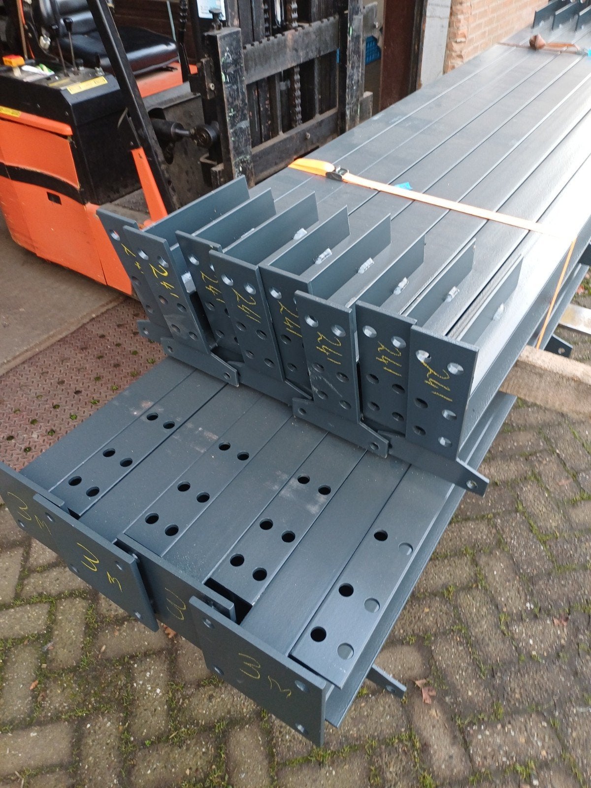Spanten AANBIEDING ! Loods Staalconstructie Stal 8m br., Ophalen, Nieuw