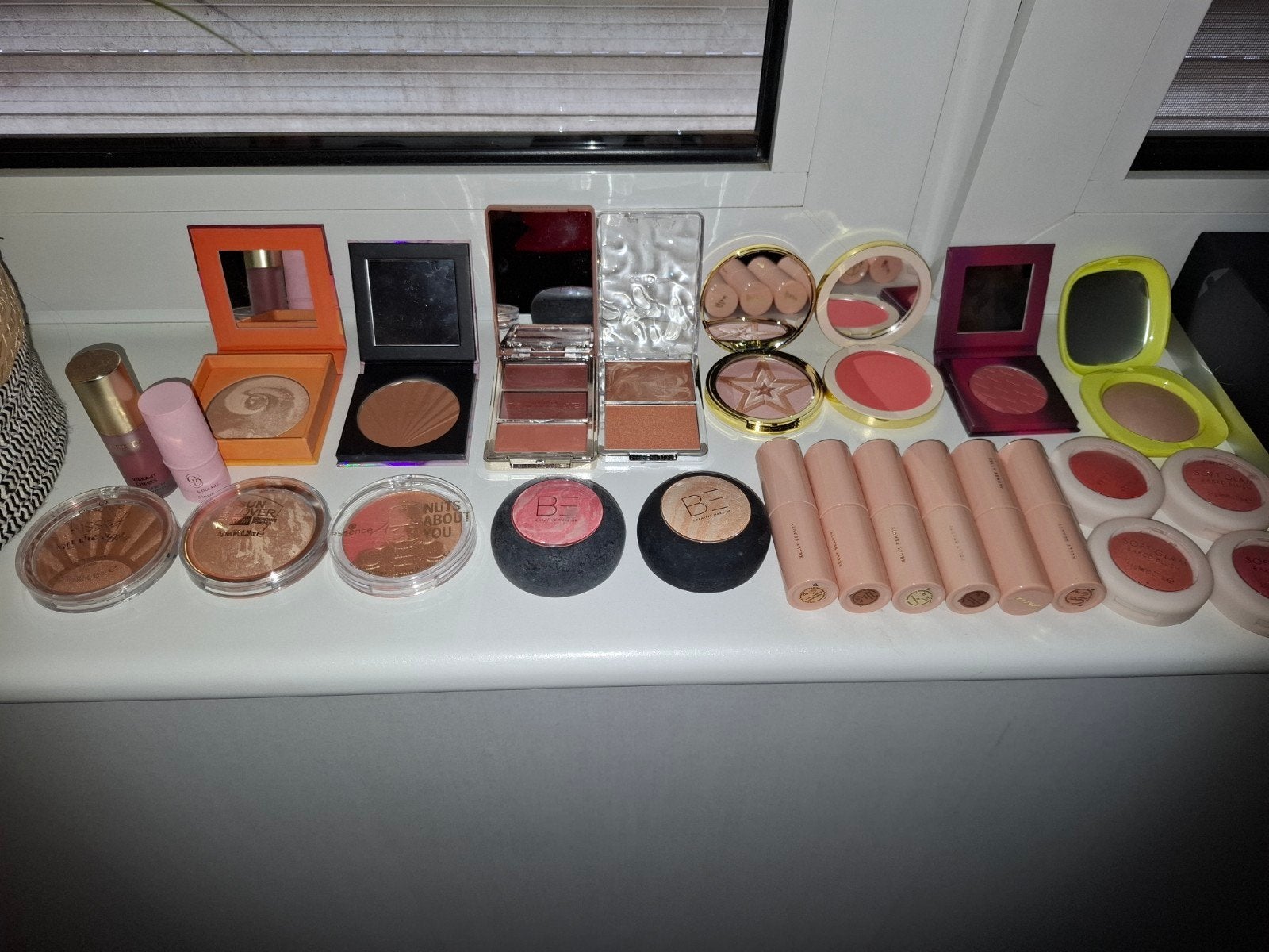 Groot pakket Blush, Bronzer, highlighter., Verzenden, Zo goed als nieuw, Overige kleuren, Gehele gezicht