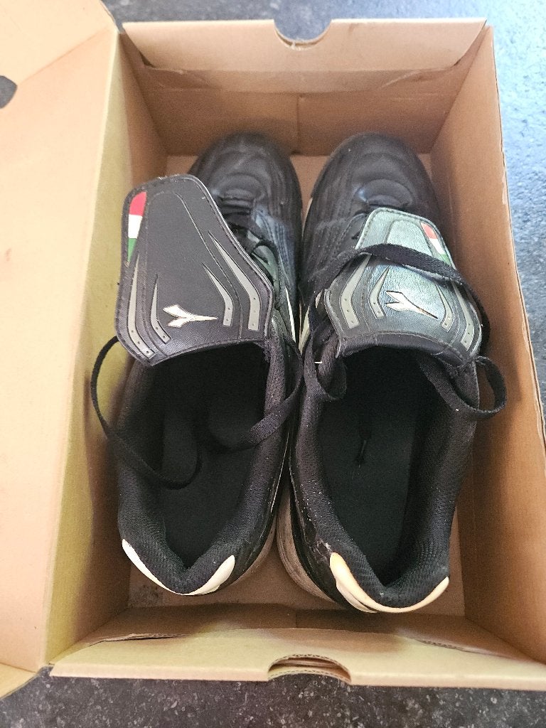 Diadora Brescia kunstgras sport (voetbal)schoenen, Gebruikt, Maat XS of kleiner, Schoenen, Ophalen of Verzenden