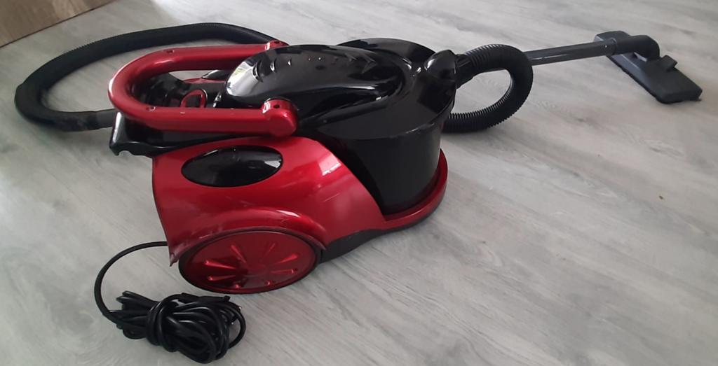 Compacte stofzuiger Rood metallic   krachtig 2000watt, Witgoed en Apparatuur, Stofzuigers, Ophalen, Gebruikt
