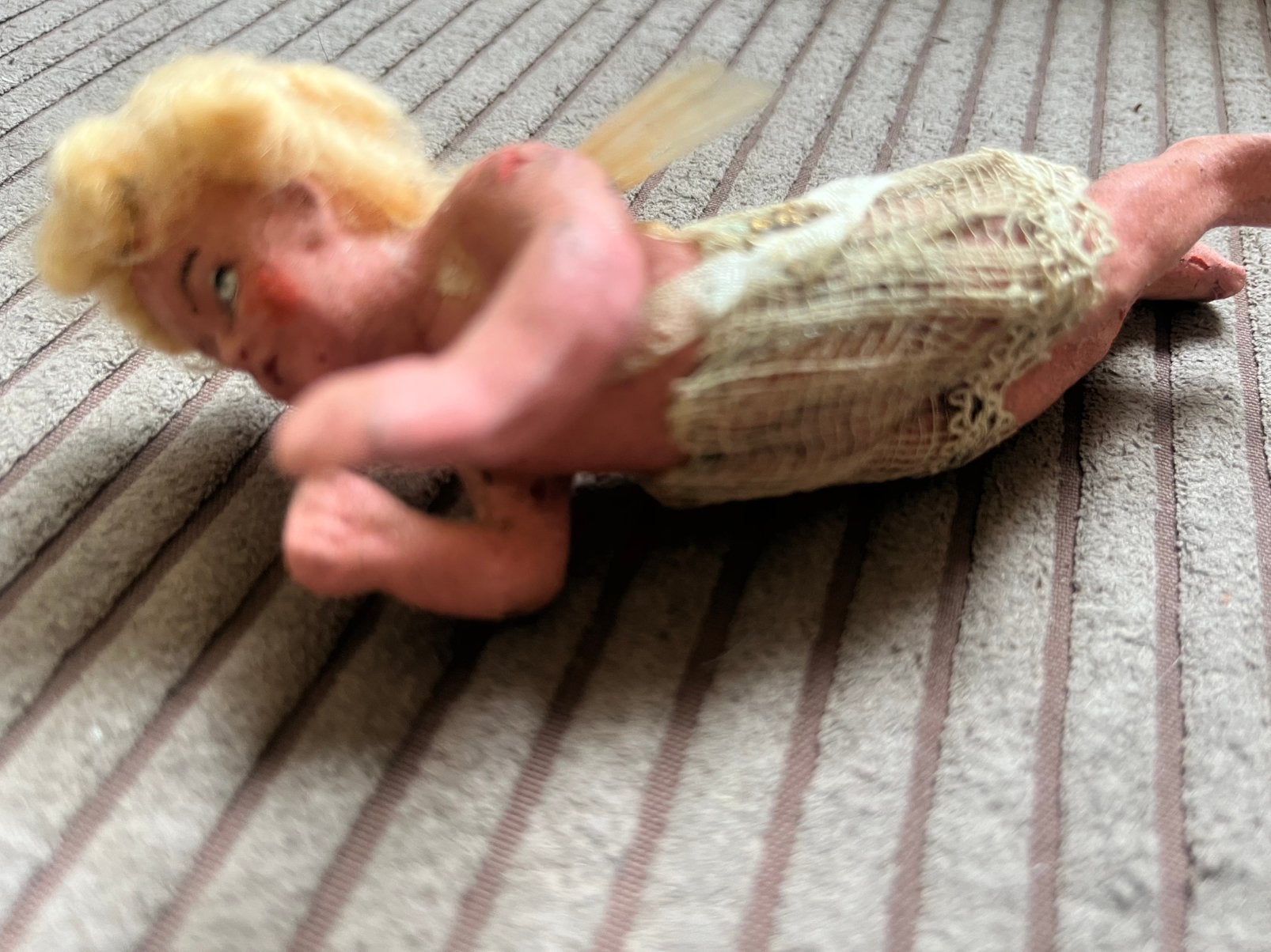 Oude swebe putti (zweefengel)met mohair pruikje en vleugels, Ophalen of Verzenden, Gebruikt