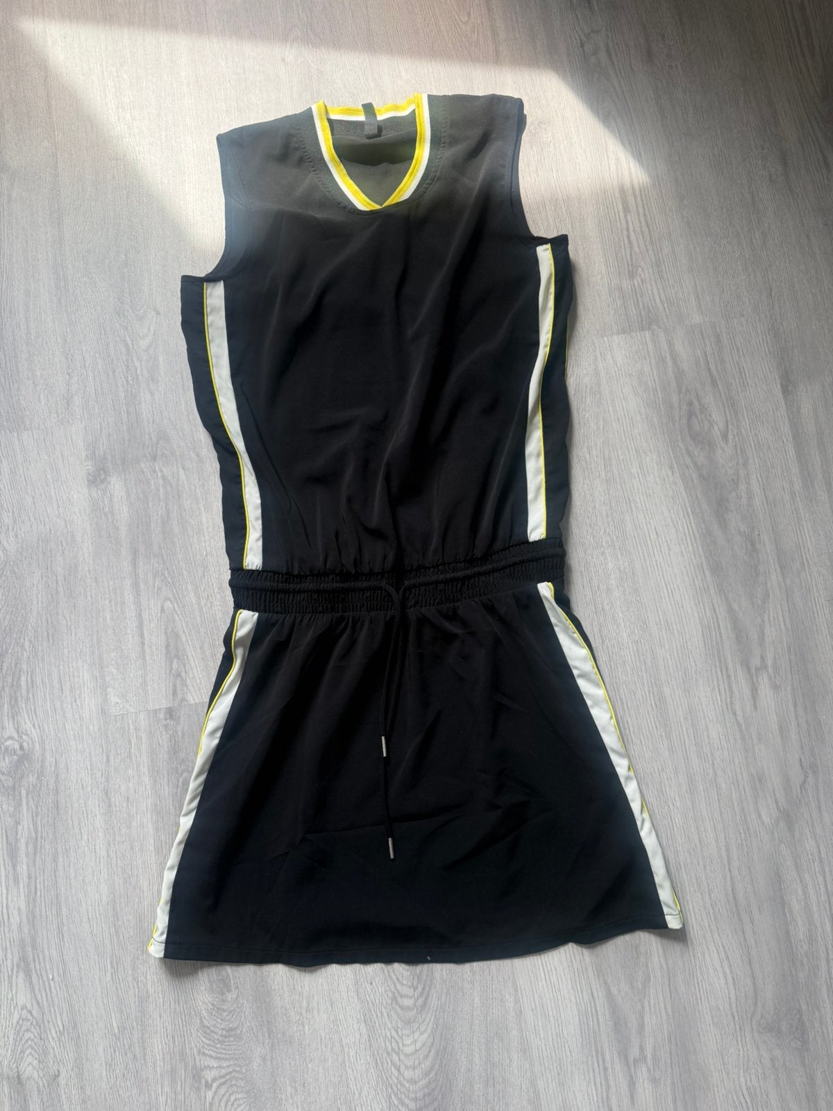Zgan eksept shoeby zomerjurk maag s zwart geel, Kleding | Dames, Ophalen of Verzenden, Zo goed als nieuw, Zwart, Onder de knie
