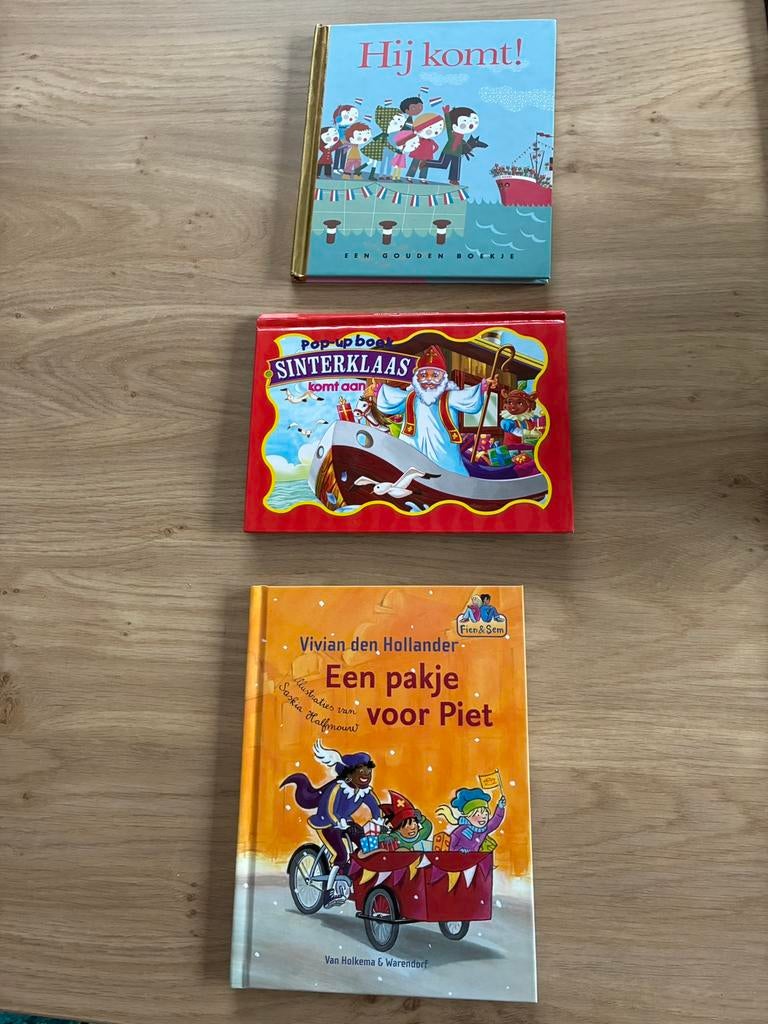 3 Sinterklaasboeken voor €9,- exclusief verzending., Diversen, Sinterklaas, Ophalen of Verzenden, Zo goed als nieuw