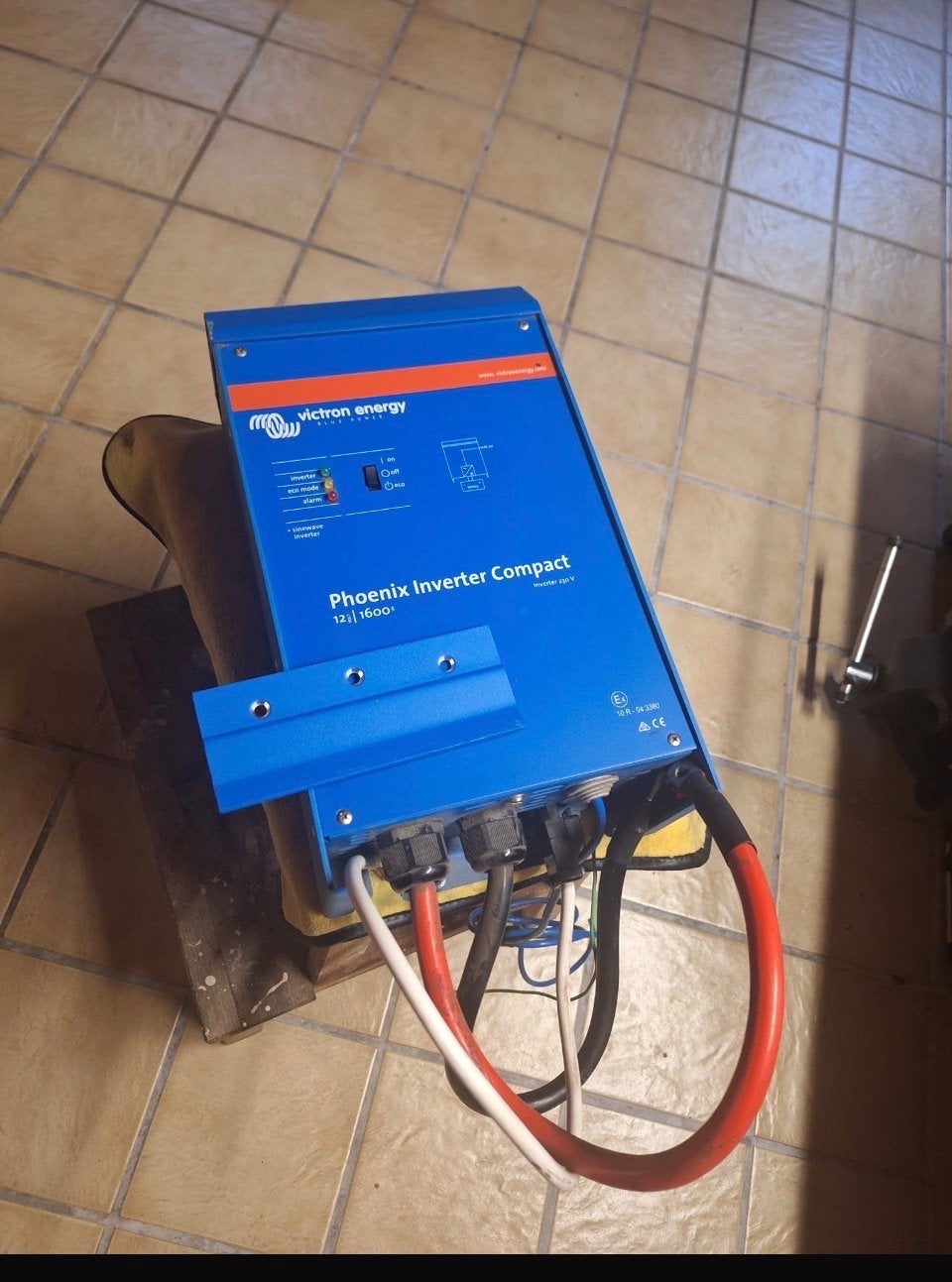 Victron Phoenix 12V 1600VA Compact Omvormer, Ophalen of Verzenden