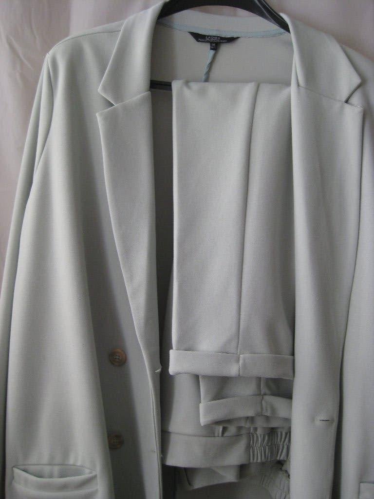 dames pak  zacht groen, Kleding | Dames, Jasjes, Kostuums en Pakken, Kostuum of Pak, Verzenden, Maat 46/48 (XL) of groter, Ladies Fashion