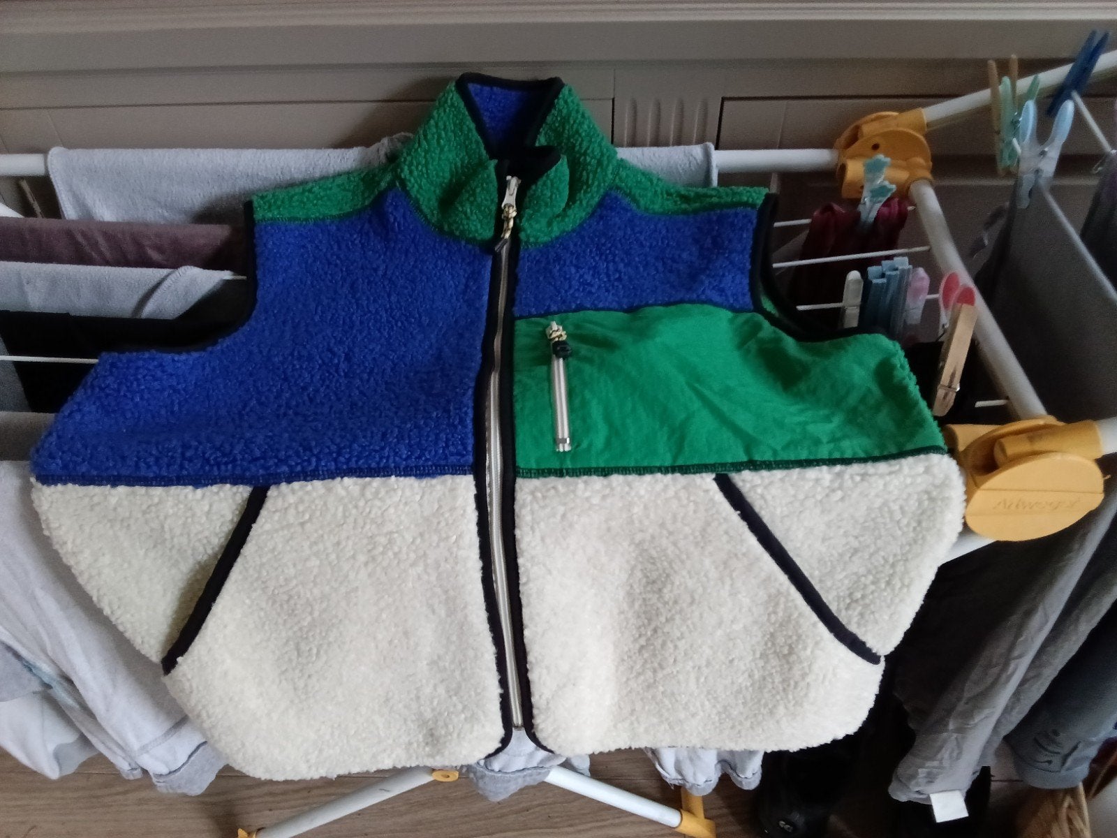 Zara fleece bodywarmer S-M, blauw, groen, wit, Kleding | Heren, Zara, Nieuw, Ophalen of Verzenden, Meerkleurig