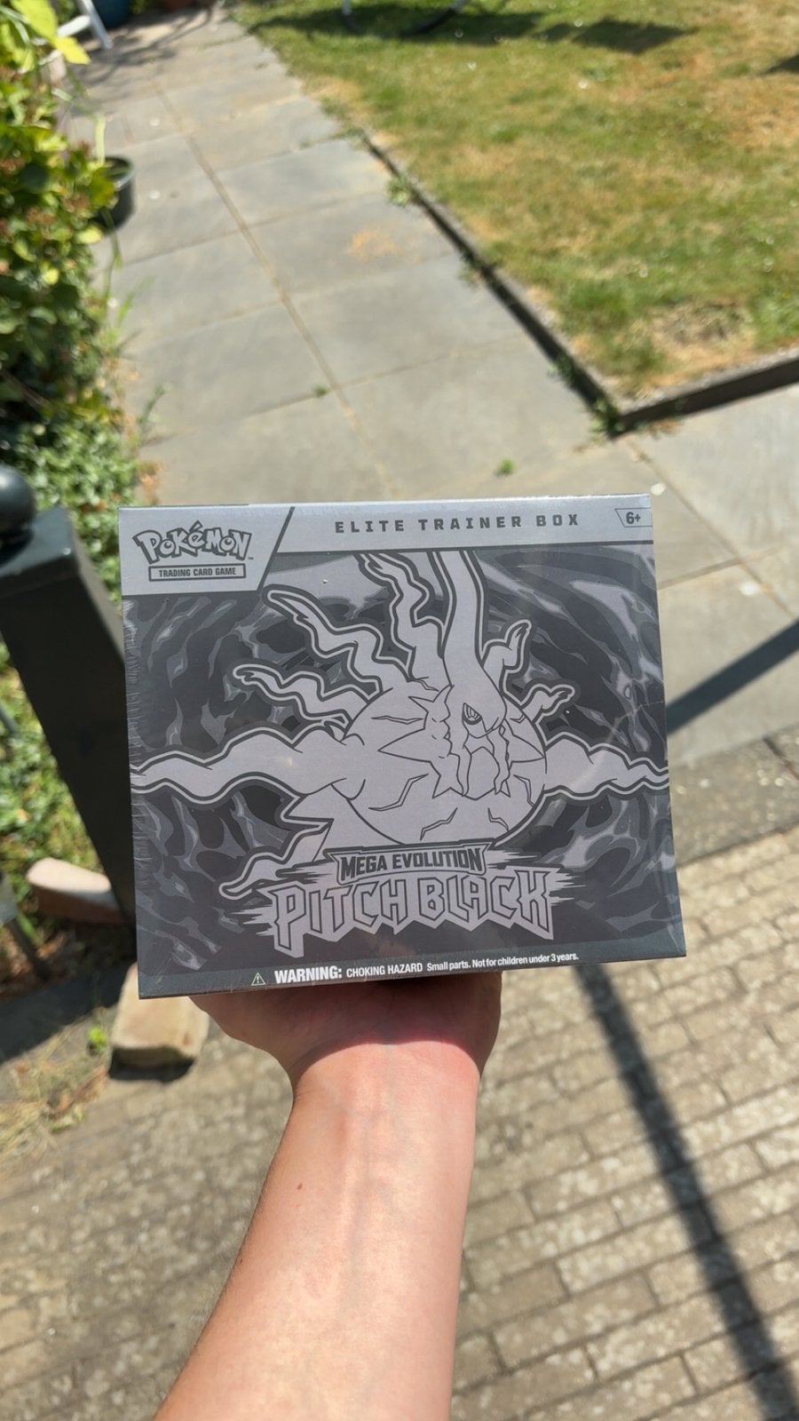 Pokemon Pitch Black ETB 2 stuks, Ophalen of Verzenden, Zo goed als nieuw, Zwart