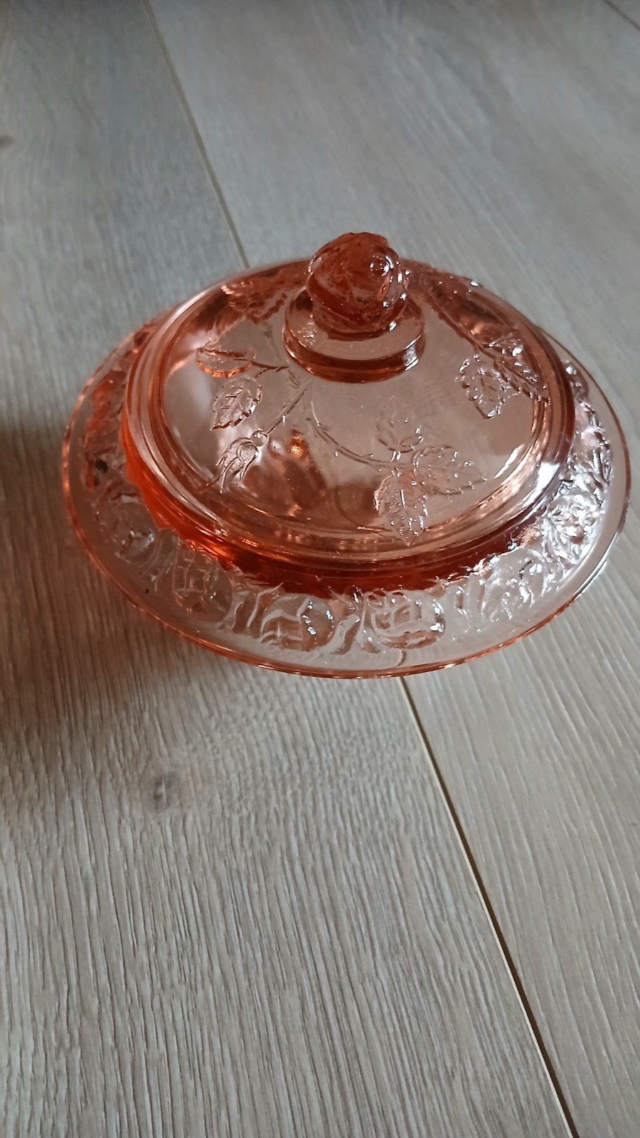 Vintage Roze Glazen Boterkoepel met Bladmotief, Ophalen of Verzenden