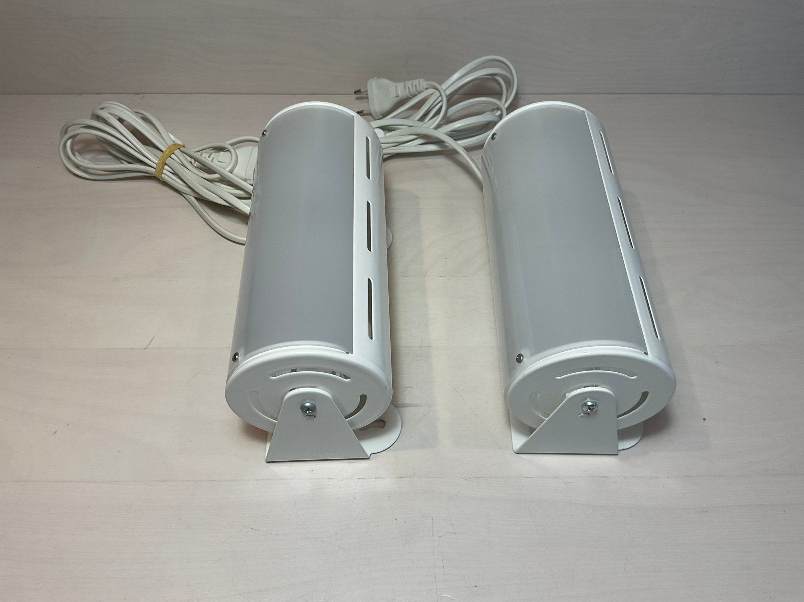 Twee Ikea Smyg bedlamp V1013 wit in zeer nette staat, Bedlamp, IKEA, Met schakelaar, E14 (klein)