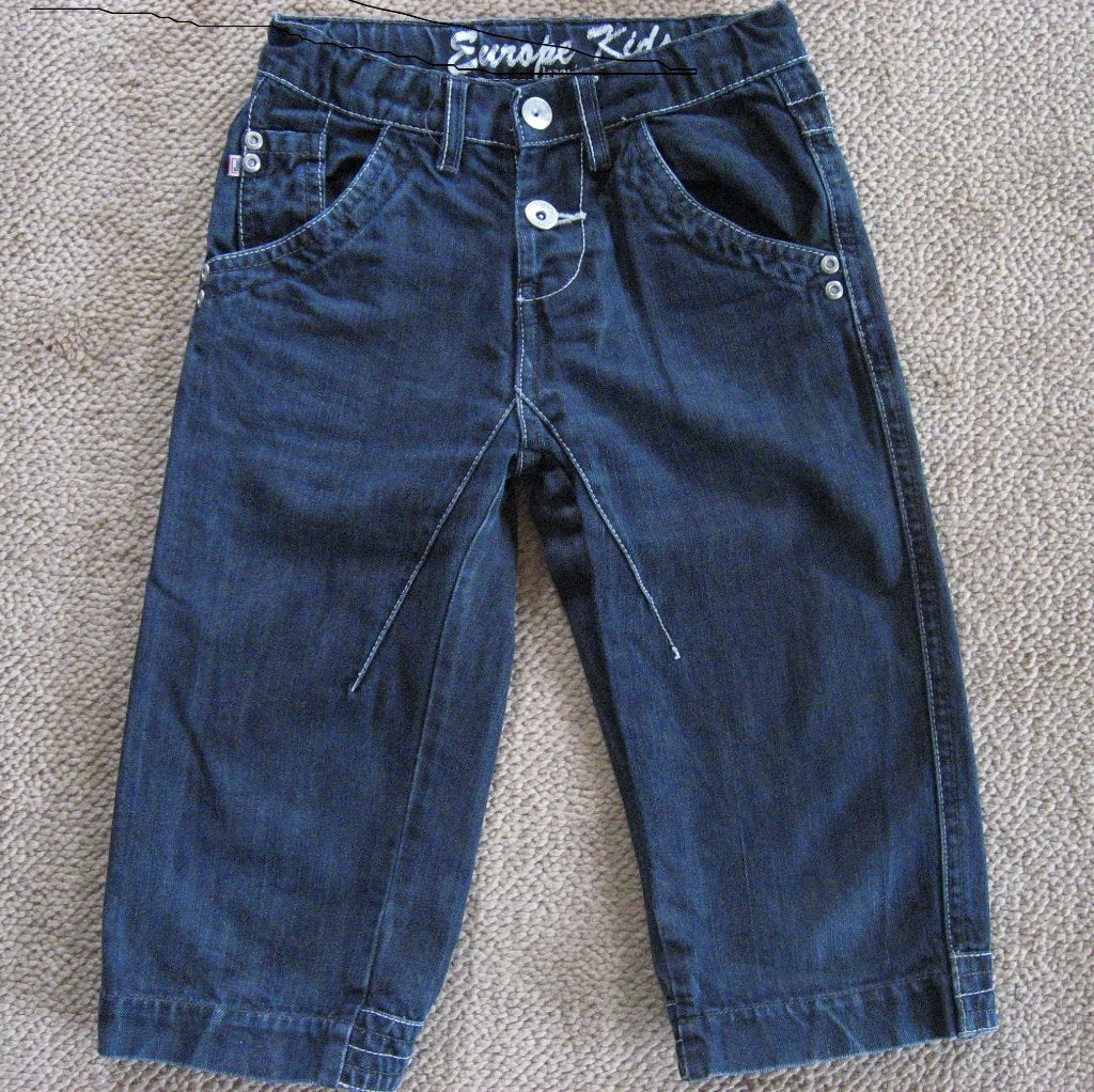 nieuwe leuke zwarte jeans broek capri, mt 128, Europe kids, Kinderen en Baby's, Kinderkleding | Maat 128, Broek, Europe Kids, Nieuw