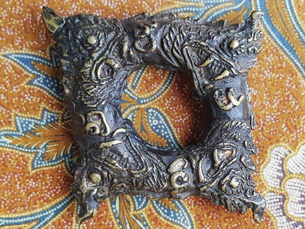 Mooie originele antieke Chinese sluiting of knoop van brons., Handgemaakt, Sieraad, Ophalen of Verzenden, China