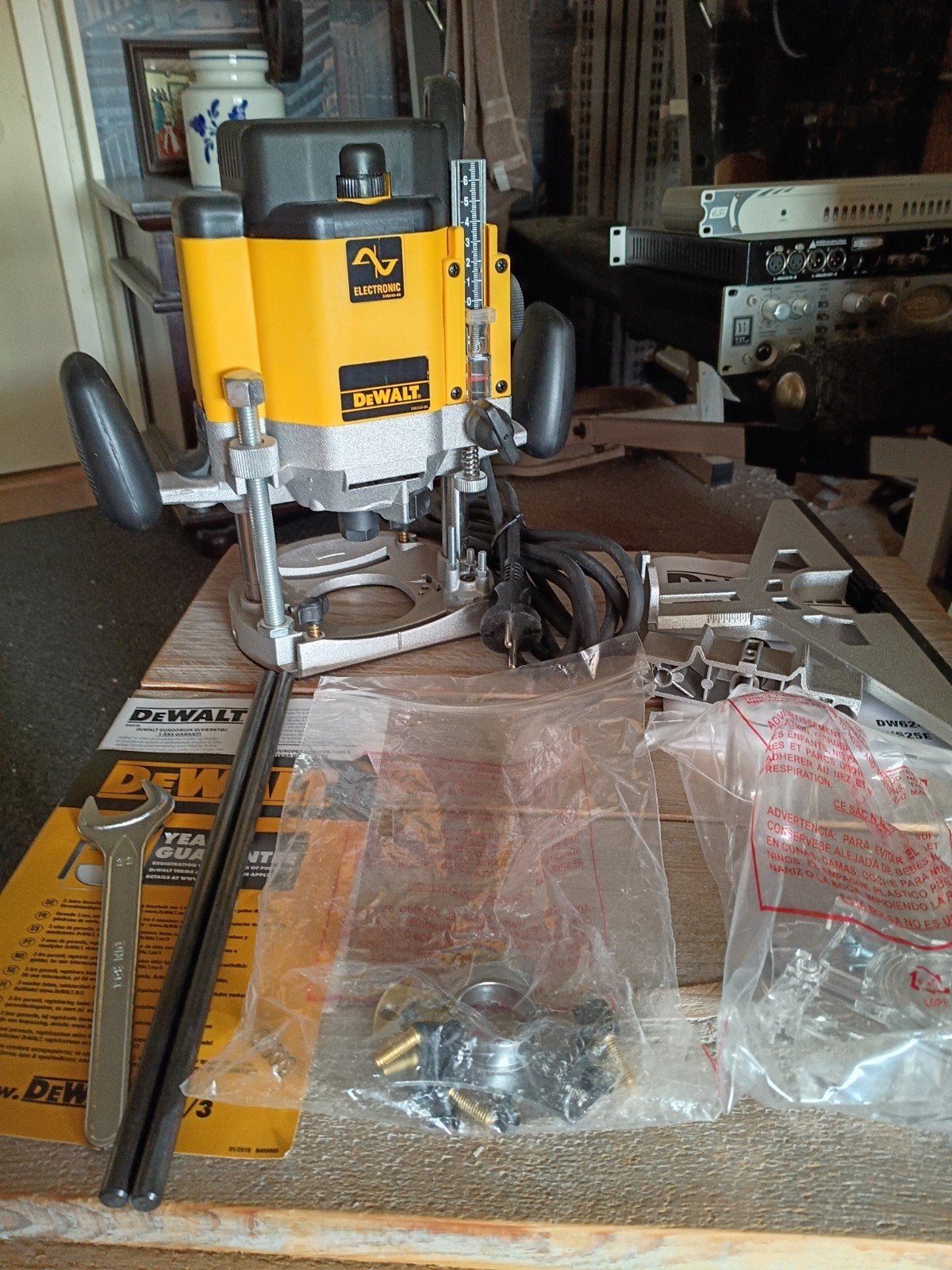 DeWalt DW625E-QS --Nieuw Ongebruikt!!!--, Doe-het-zelf en Verbouw, Ophalen, Nieuw, Elektrisch, Bovenfrees