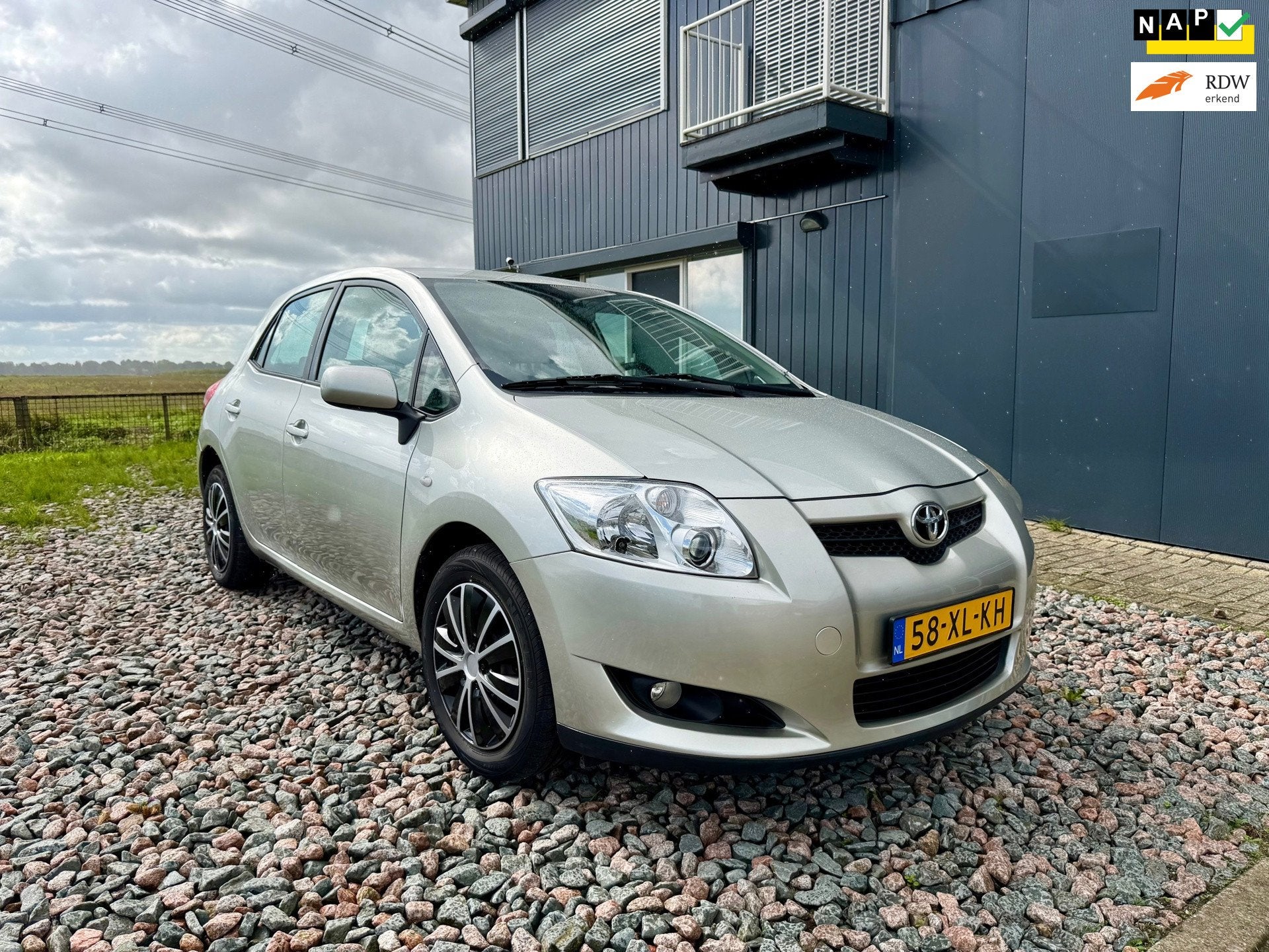 Toyota Auris 1.6-16V Sol, Auto's, Automatische klimaatregeling, 450 kg, Gebruikt, 4 cilinders