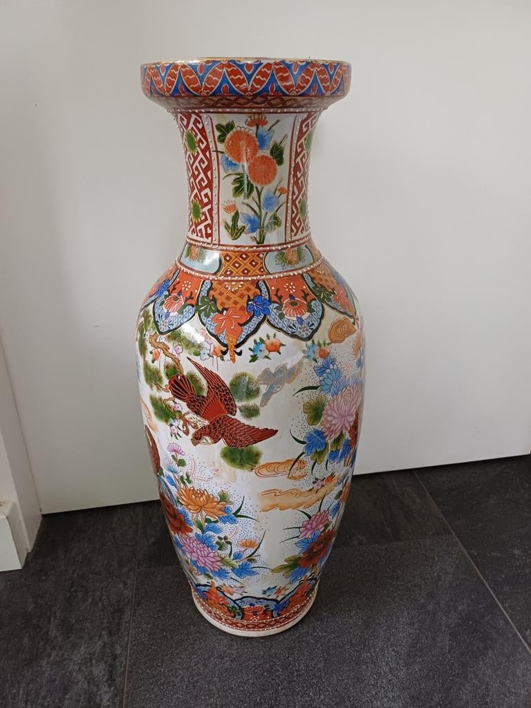 Grote Chinese vaas met kleurrijke decoratie, Antiek en Kunst, Ophalen of Verzenden
