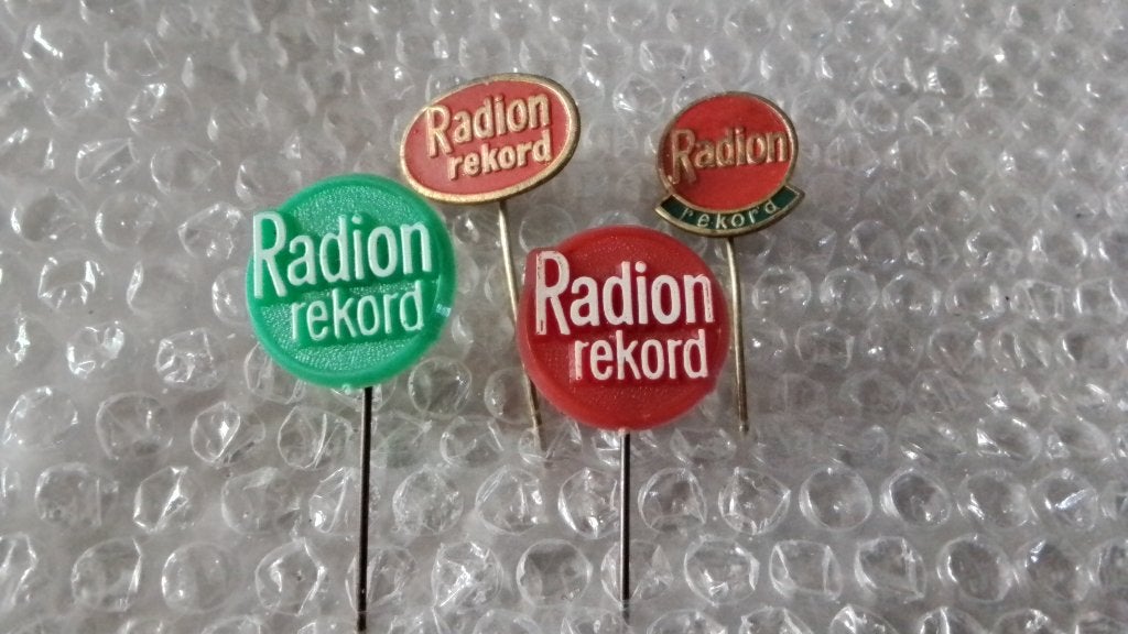 4 verschillende speldjes radion rekord, Verzamelen, Ophalen of Verzenden, Zo goed als nieuw, Overige onderwerpen